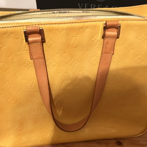 Louis Vuitton Houston Tote Lime Yellow Leather Monogram Vernis - Picture 10 of 11
